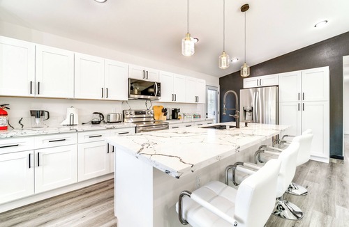 Keaau House | Close to Hiking & Beaches: Modern Keaau Home!
