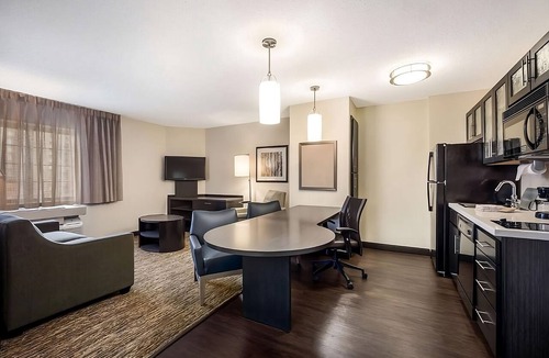 Las Colinas Hotel | Comfort & Convenience! w/Parking, Near Historic Main Street District!