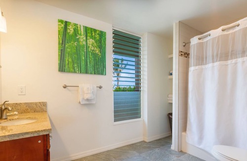 Wailua Condo | Comfortable Kapaa Studio with Pool, Walk to Beaches & Dining (112-S)