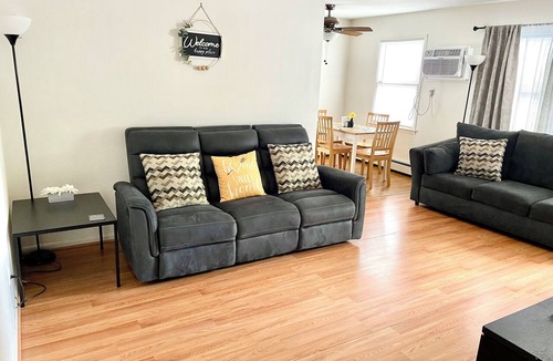 Hackensack Condo | Comfy, Clean & Spacious w/2 TVs, parking, laundry
