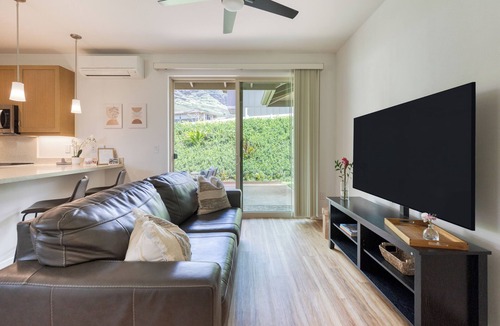 Makaha Valley House | Cottage Nene by AvantStay | Mountain View + Garden