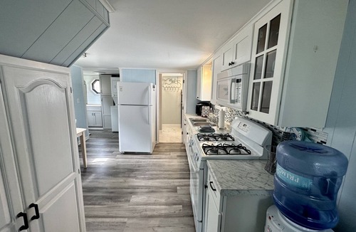 Ashville Cottage | Cozy 2 Bedroom Canal Front Cottage With Private Dock