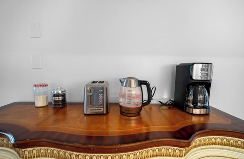 Greenville Apartment | Cozy 3-bedroom apartment in fantastic Jersey City, easy access to NYC