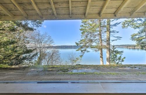 La Conner House | Cozy Beachouse: View & Deck, Steps from Skagit Bay