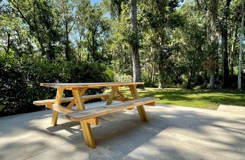 Brooksville House | Cozy Coachlight Village Getaway- Entire townhome w/private parking and yard.
