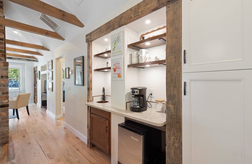 Flat Rock Cottage | Cozy Cottage across the street from Carl Sandburg National Park