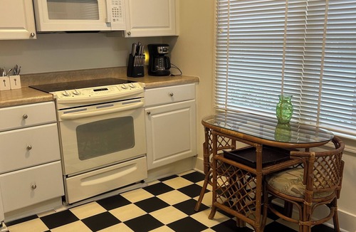 Historic District Cottage | Cozy Cottage in the Heart of Historic District!