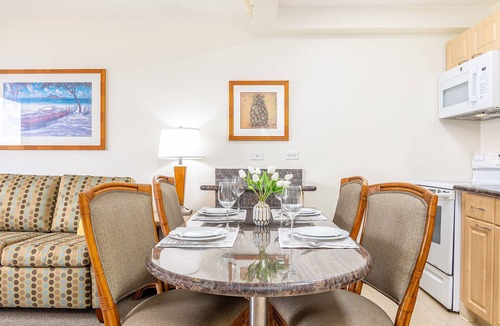 Diamond Head - Kapahulu - St. Louis Condo | Cozy & Diamond Head View at Waikiki with Parking