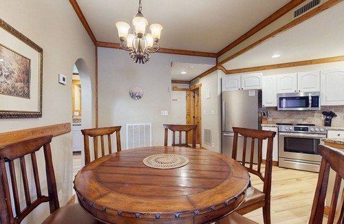 White Oak Lodge Condo | Cozy, dog-friendly condo close to downtown Gatlinburg & Smoky Mountain views