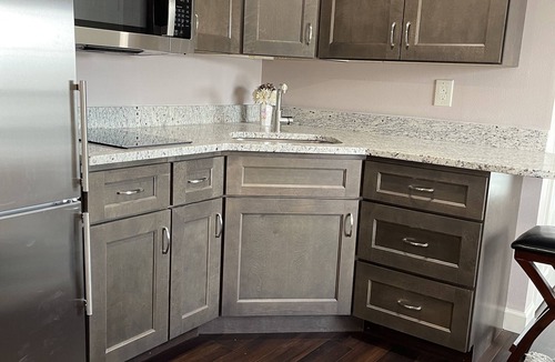 Southgate Apartment | Cozy Newly Remodeled Studio Apt-5 miles from the Famous Siesta Key Beach!🏝