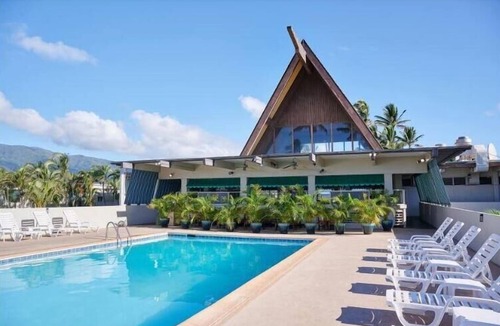 Kahului Apartment | Cozy Queen-Bed Room w/WiFi, Large TV, & Mini-Refrigerator
