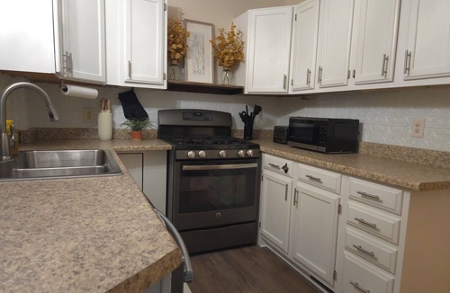 Conneaut House | Cozy renovated century home retreat minutes away from Lake Erie.