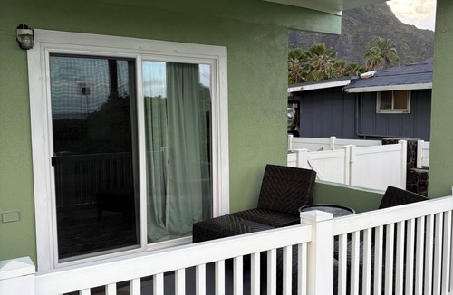 Ka'a'awa Apartment | Cozy studio in awesome Kaaawa with WiFi, AC, fitness room