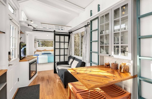 Ravenna Apartment | Craftsman Corridor - Free Parking - Fast WIFI - Near UW