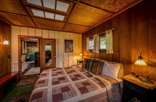 Volcano House | Crater Rim Cabin