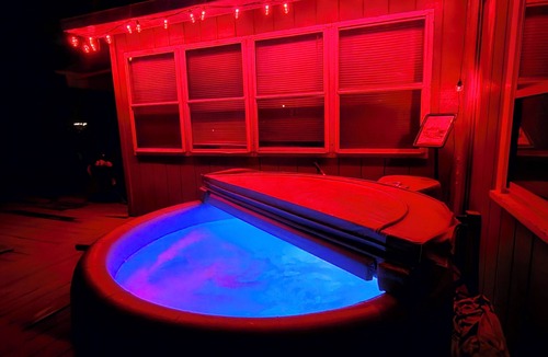 Ashville Cottage | Creekside Cottage w/Lake access, Dock, Hot tub, Canoe/Kayaks, Pet friendly!