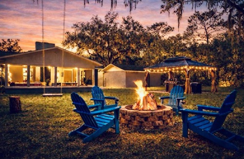 Crystal River House | Crystal River Oaks Retreat Near Scalloping Springs Boat and RV Parking Hot Tub Game Room