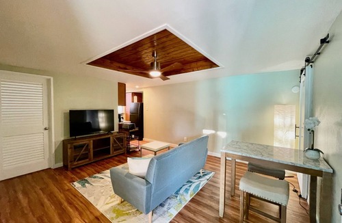 Diamond Head - Kapahulu - St. Louis Cottage | Diamond Head/Waikiki Surf Shack Lanai Unit