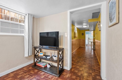 North End House | DOG FRIENDLY & EPIC Location! Walk 2 Blocks to Hyde Park | Cozy Up by the Fireplace!
