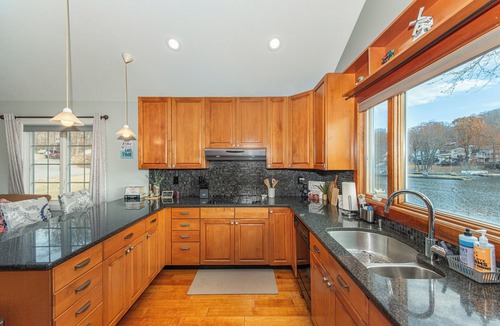 Lake Hopatcong House | Dog Friendly Lake House with Lake Toys and Game Room 10 Person Capacity
