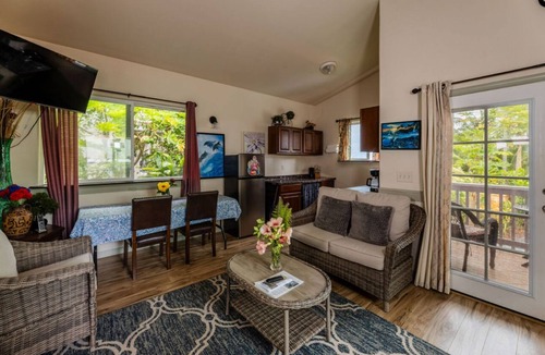 Kehena Beach Estates Cottage | Dolphin Cottage w/AC @ Kehena Beach, Hawaii