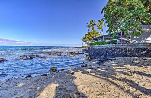 Historic Kailua Village House | Downtown Kailua-Kona Escape: Steps to Ocean!