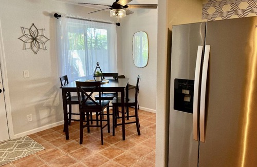 Mitchell Park East House | Downtown Tempe Maple-Ash Patio Home Steps from ASU
