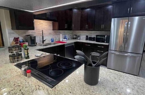 Ashtabula Ski Chalet | Eagle River Retreat~hot tub~riverfront!