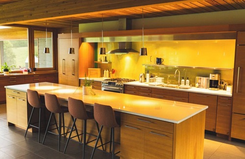 Spring Green House | Elderflower Retreat: a modern ranch overlooking the valley with view of Taliesin