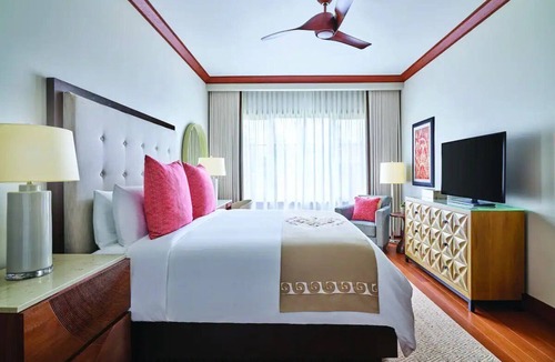 Lihue Hotel | Elegant 3-Bedroom Coastal Retreat with Private Pool Near Trails & Golf Course