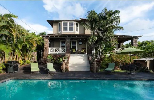 Kaimuki House | Elegant Hibiscus Manor, Private Saltwater Pool, AC, BBQ, Garage & EV Charger