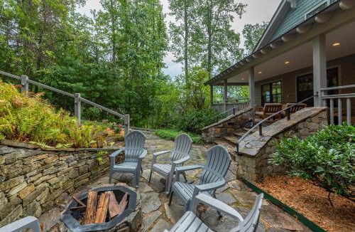 Asheville House | Elegant Retreat- Views Hot Tub Fire Pit-Family Friendly
