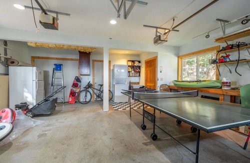 Ridgewood House | Ember Ridge - Lake View w Guest Unit, Hot Tub, Ping Pong, Dog OK