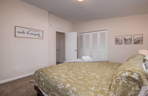 South Addition House | Entire Duplex Downtown 4 Bdr - King beds