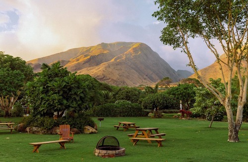 Kahului Condo | Epic Maui Camping - Affordable Adventure in Paradise SUV + gear