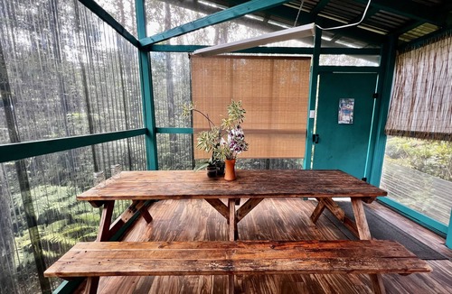 Eden Roc Cabin | Explorers Hale Near Worlds Most Active Volcano!