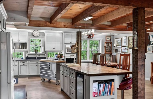 Lewisburg House | Fabulous 4-bed/bath log home w/HVAC private walking trail& Theater in Lewisburg