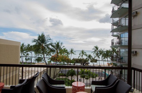 Waikiki Condo | Fabulous Tina’s Waikiki Beach Tower-Free Parking
