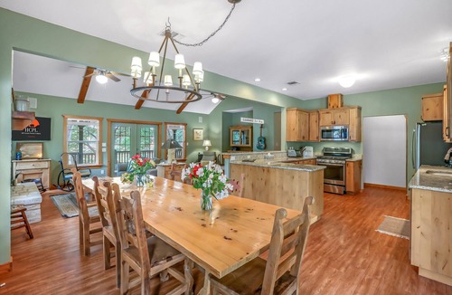 Wimberley House | Fairlawn on the Blanco I River access, minutes to Wimberley