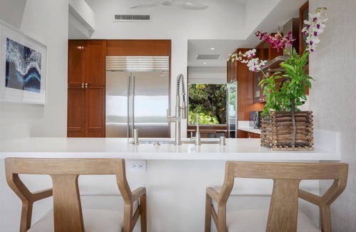 Kaupulehu House | Fairway Villa 110D – Bright & Modern | Onsite Staff & Daily Housekeeping