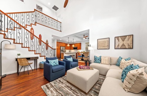Kamuela House | *Fairways Mauna Lani #1606 - Luxurious 2-Bedroom Retreat: 2 King beds, Remodele