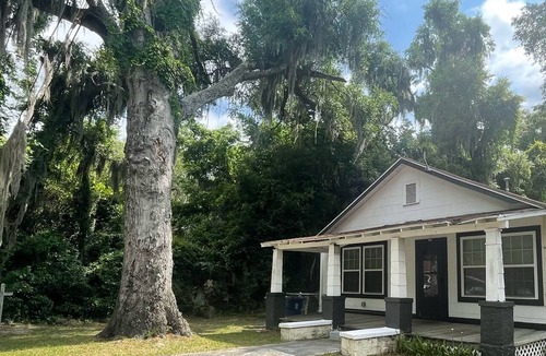 Brunswick House | Family‑Friendly 2BR Coastal Bungalow Minutes to St. Simons & Jekyll Island