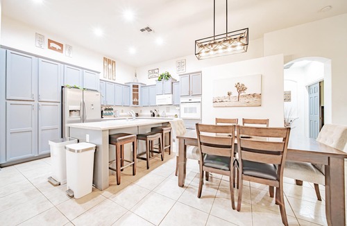 Rovey Farm Estates House | Family sized home 5 minutes from Westgate and Cardinals Stadium.