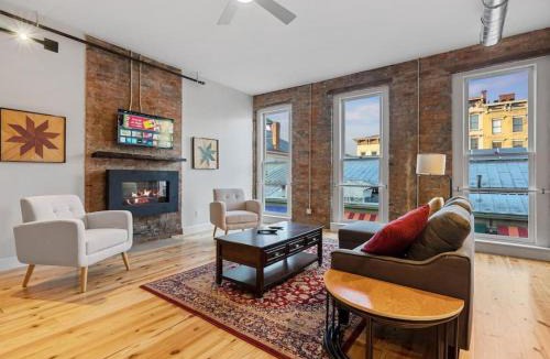 Over-the-Rhine House | Findlay Suites Explore OTR with an Outdoor Deck