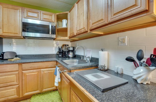 Historic Kailua Village Condo | First Responders Book With Us - Kona Islander Inn!