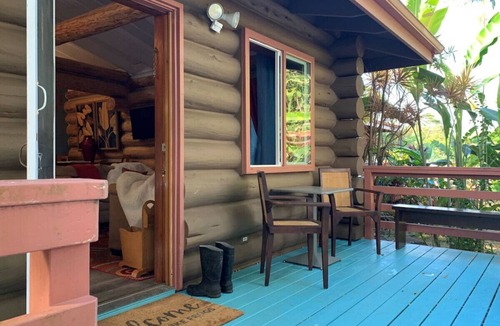 Kukuihaele Cabin | FROG POND Cozy, streamside family cabin for 3 - 4
