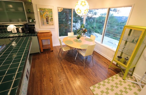 Hollywoodland House | Front-Row Hollywood Sign Views -Modern Glass Villa
