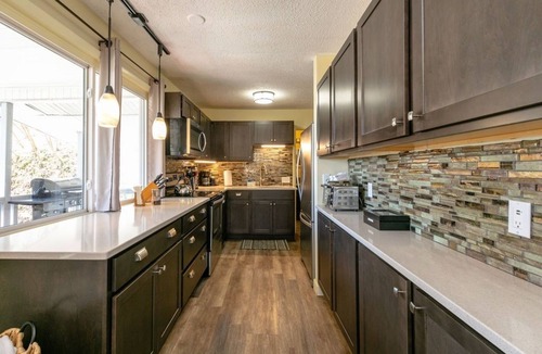 Kenilworth Ski Chalet | Full Berne Duplex Chalet 4 Mins to DT AVL, 10 Mins to Blue Ridge Parkway, Dogs