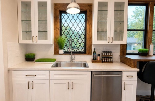 Gold Bar House | Gold Bar Farmhouse/Hot Tub/Near Wallace Falls