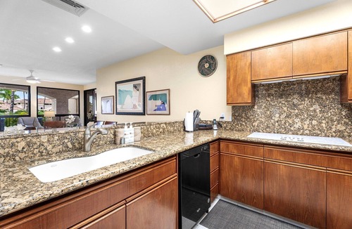 Waikoloa Condo | 🏖️Golf Course Views + Large Lanai | Shores #202